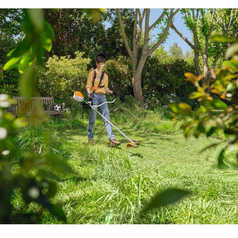Акумулаторна коса STIHL FSA 80, 1 kW, 36 V, 230 мм без батерия и зарядно с нож
